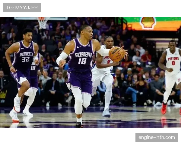 米切尔突破拉开空间表现优于威斯布鲁克提升球队关键时刻得分