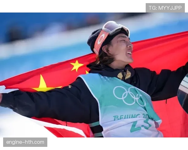 苏翊鸣训练完直接啃冰棍，这自律和放纵的切换也太真实了